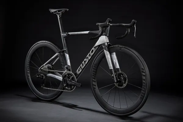 GUSTO GTR SPORT TE, Shimano 105 Di2, jet black