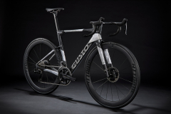 GUSTO GTR SPORT TE, Shimano 105 Di2, jet black