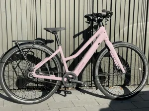 YUCCIE Junico Flow, lilac shiny, Bafang Heckmotor mit Zahnriemen, 360 Wh.